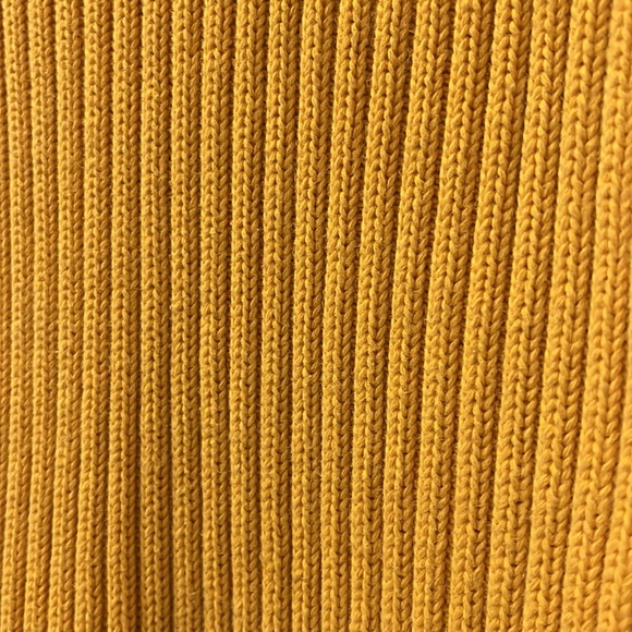 Hollister Yellow Sweater For Women Size Medium - Picture 6 of 7